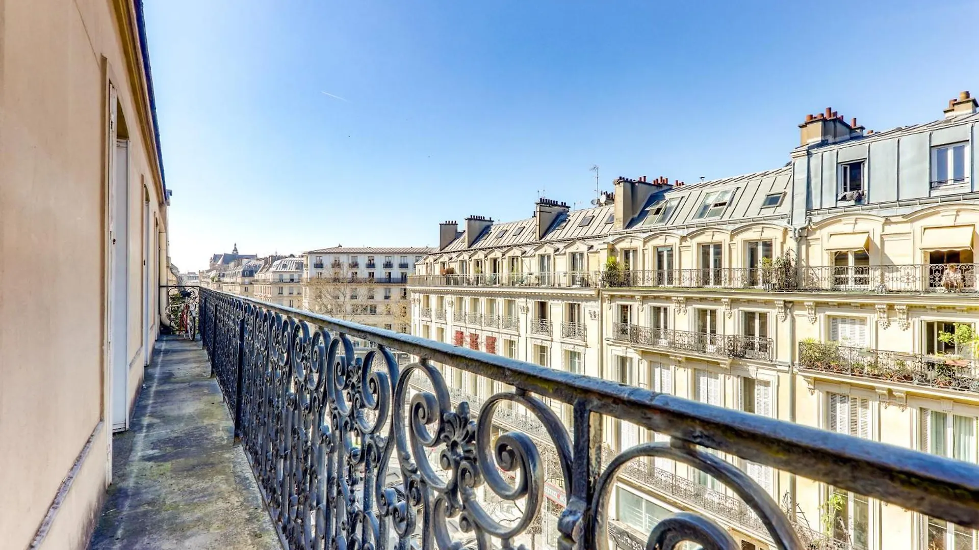 Central Avec Balcon Paris
